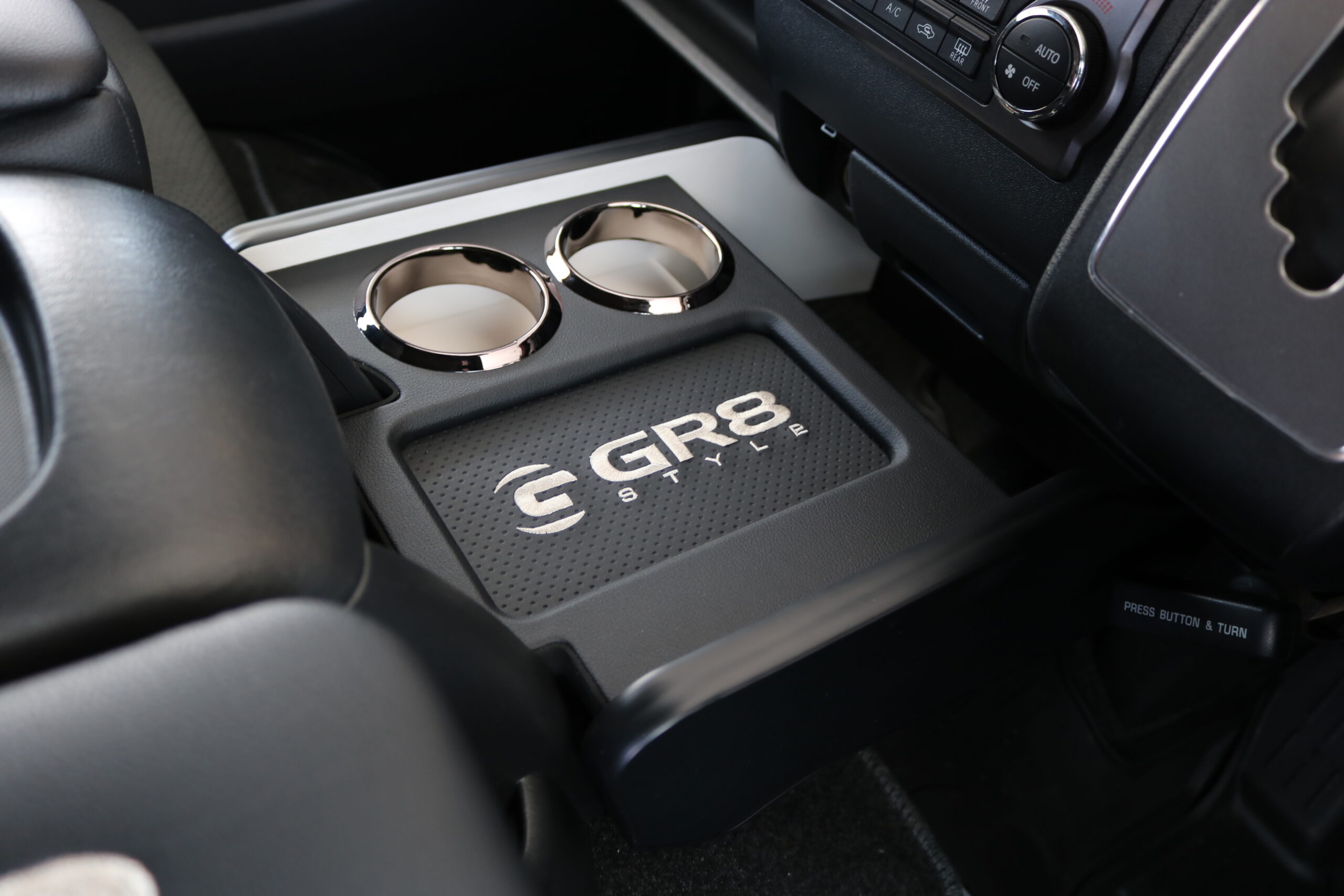 フロントカップホルダー - ハイエースの新車・中古車、カスタム  